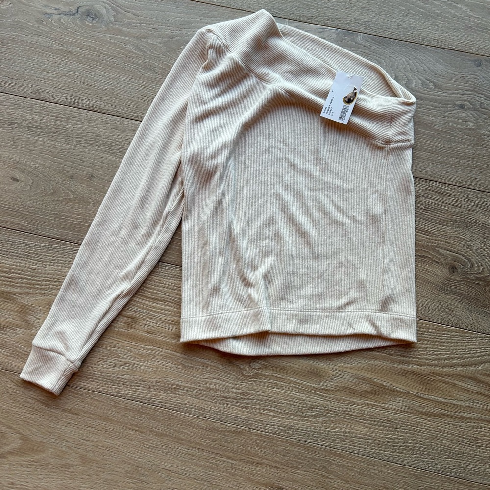 NWT Enza Costa off shoulder cream sweater, size XS
